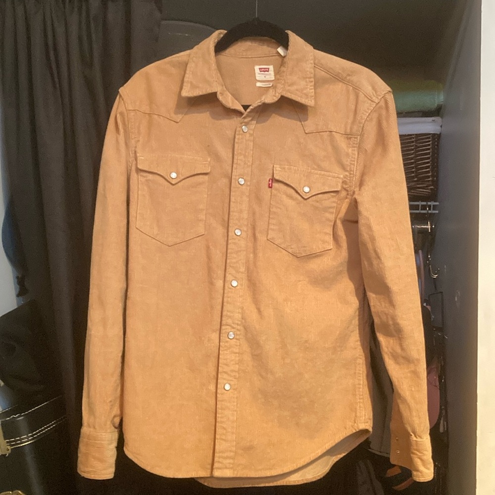 Levi’s standard fit corduroy button down shirt NWOT